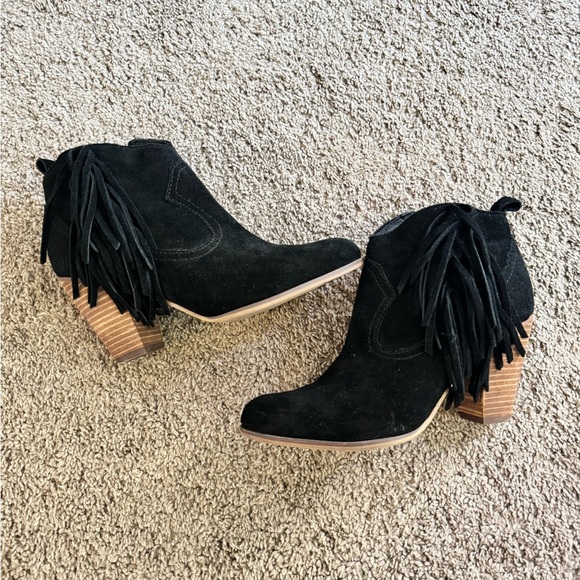 Steve Madden Poncho Fringe Suede Ankle Boots - Black - Picture 1 of 4